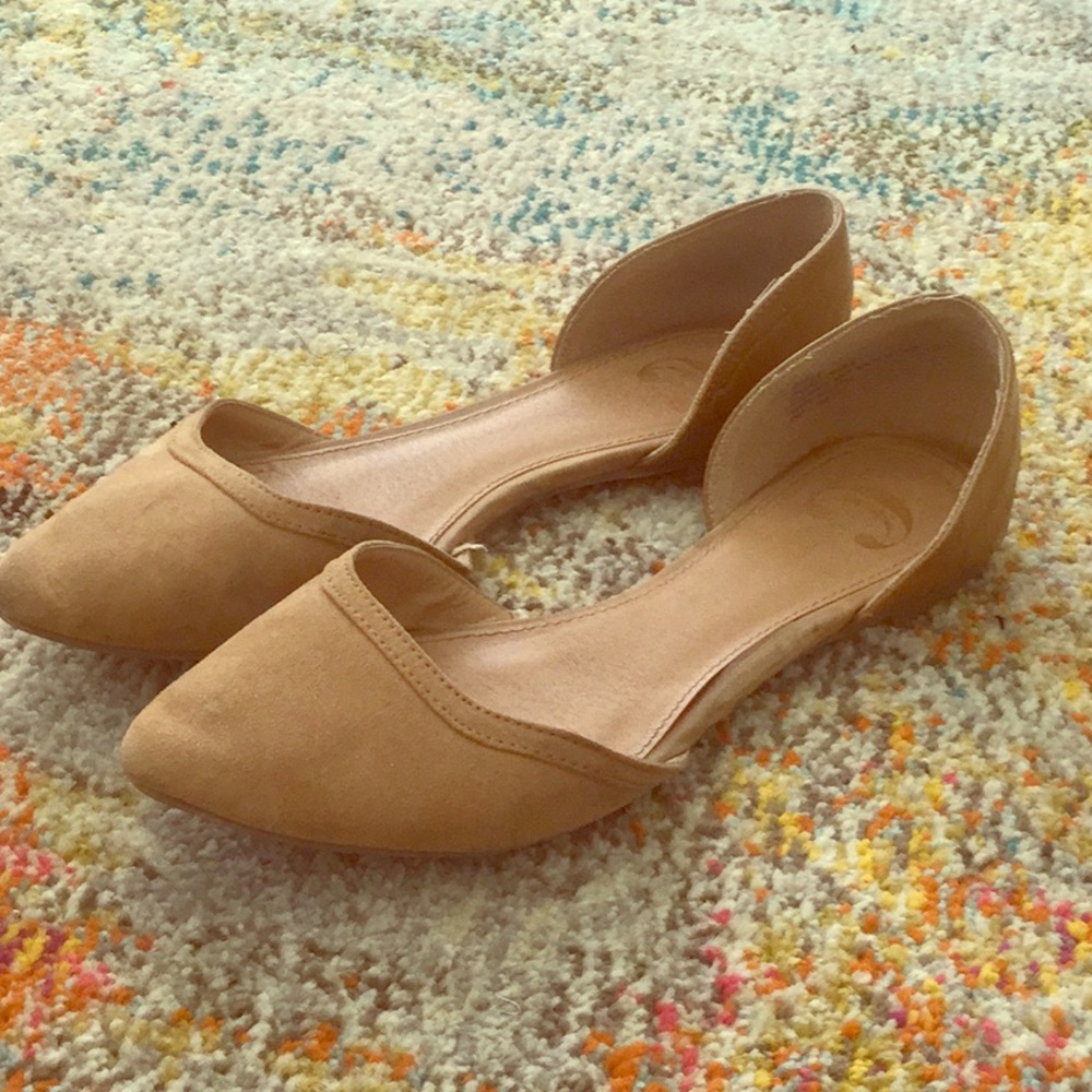 Tan flats